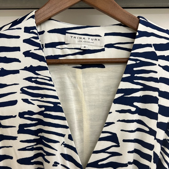Trina Turk 100% Silk Ring Closure Wrap Dress Zebra Print Blue/White - Picture 4 of 9